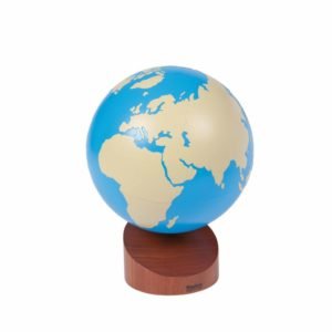 Globe Of Land And Water: Painted-produs original Nienhuis Montessori-prin Didactopia by Evertoys