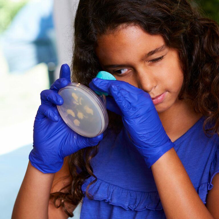 Nancy B's Science - Laboratorul de microbi - Educational Insights prin Didactopia 5