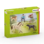 Călăreţi în Vestul Sălbatic - Farm World - Set 4 Figurine şi accesorii Schleich® 42419 - imagine 2