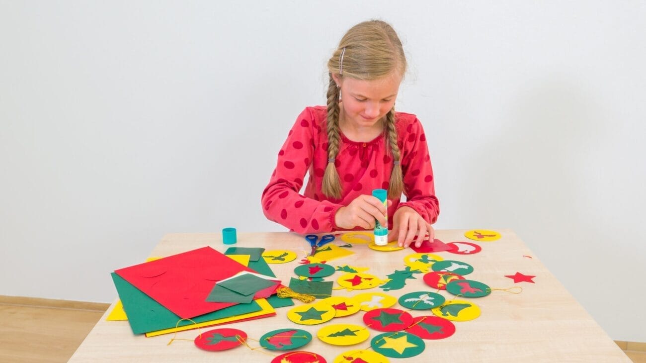 Ghirlanda festiva - Set bricolaj pentru copii - Decoratiuni sarbatori de iarna - craciun advent