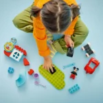 Set LEGO DUPLO CLUBUL SI MASINA LUI MICKEY MOUSE 10454 - prin Didactopia