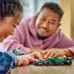 Set LEGO SPEED CHAMPIONS MASINA DE CURSE F1 ASTON MARTIN ARMACO AMR24 77245 - prin Didactopia