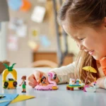Set LEGO FRIENDS PETRECERE LA PISCINA CU UNICORNUL SI FLAMINGO 42658 - prin Didactopia