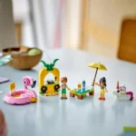 Set LEGO FRIENDS PETRECERE LA PISCINA CU UNICORNUL SI FLAMINGO 42658 - prin Didactopia