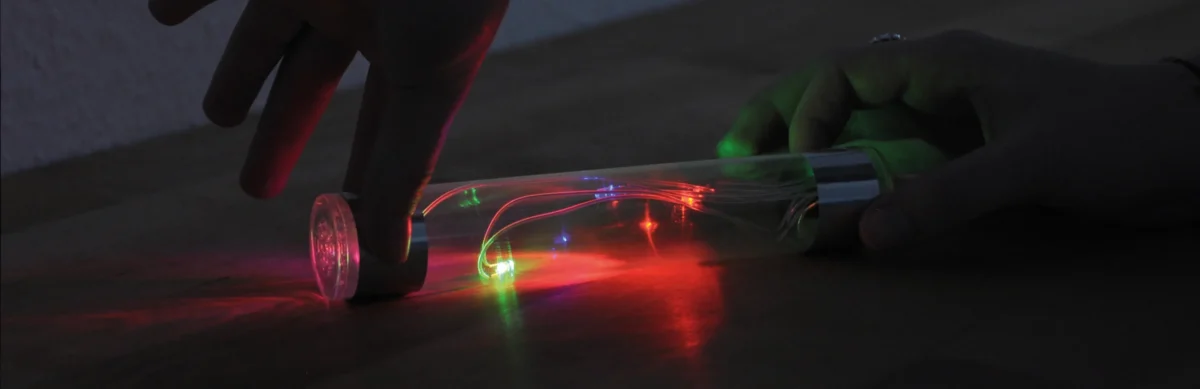 Bagheta cu lumină multicoloră - Tub cu efecte luminoase și sonore - 17 cm - Experiment STEM conductivitate