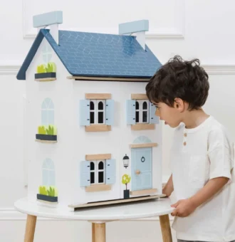 Căsuță de Păpuși din Lemn - 2 niveluri și mansardă, 67 cm înălțime - Sky House - Lemn FSC, Vopsele non-toxice