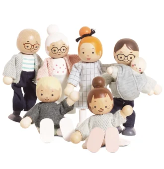 Familia mea - Figurine pentru căsuțe de păpuși - Set cu 7 piese - Lemn FSC