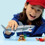 Set LEGO CREATOR RECHIN FEROCE CU UN CUFAR DE COMORI 31381 - prin Didactopia