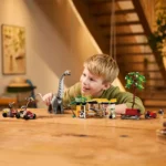 Set LEGO JURASSIC WORLD RENASTEREA MISIUNE DE URMARIRE A UNUI VELOCIRAPTOR SI A UNUI TITANOSAURUS 76973 - prin Didactopia